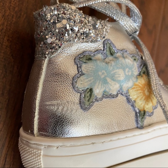 ‪Monnalisa‬ Floral Appliqued Sneakers. Size 24 EU. - Picture 10 of 13